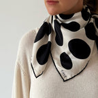 PEBBLE SILK SCARF - JET BLACK - 70 x 70 CM