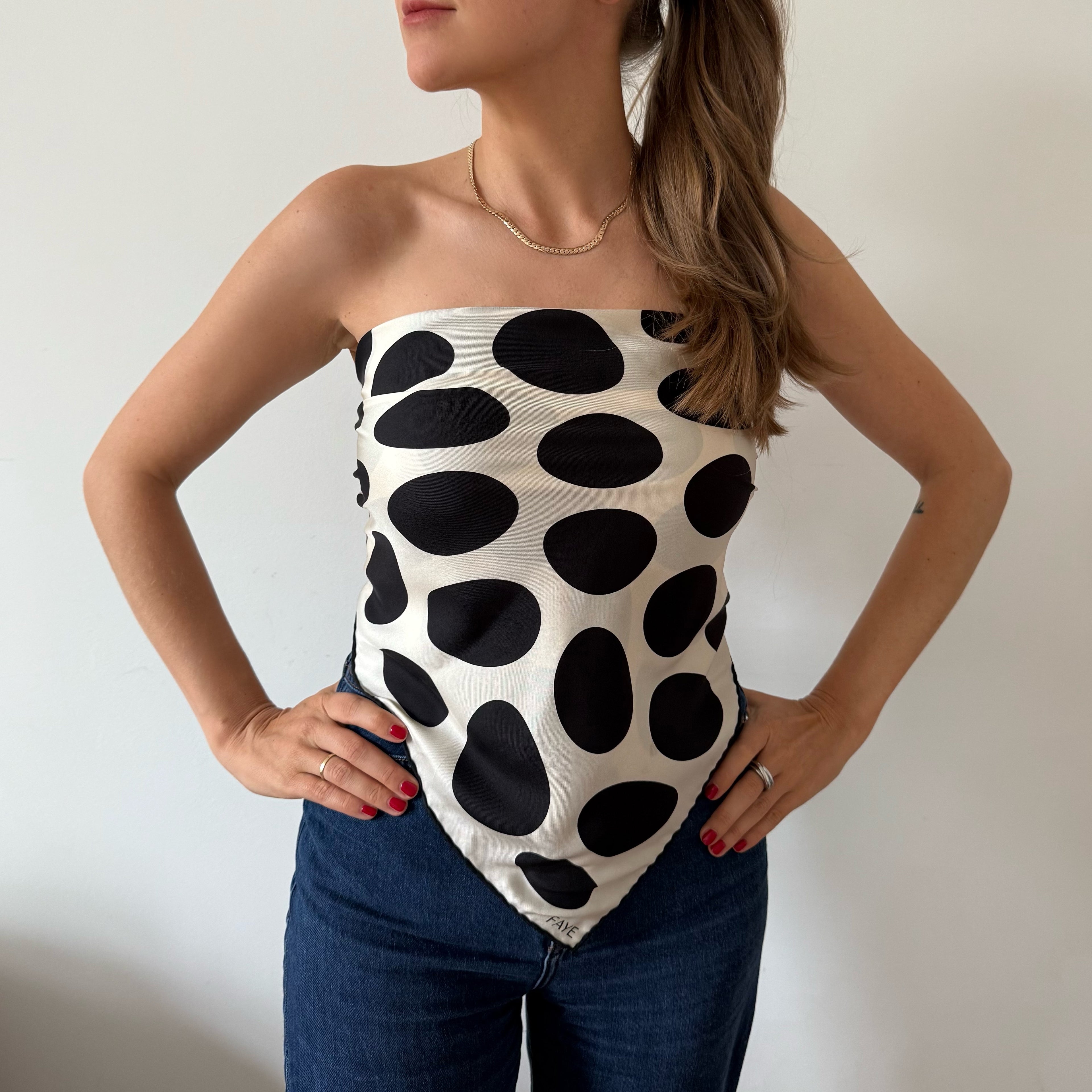 PEBBLE SILK SCARF - JET BLACK - 70 x 70 CM