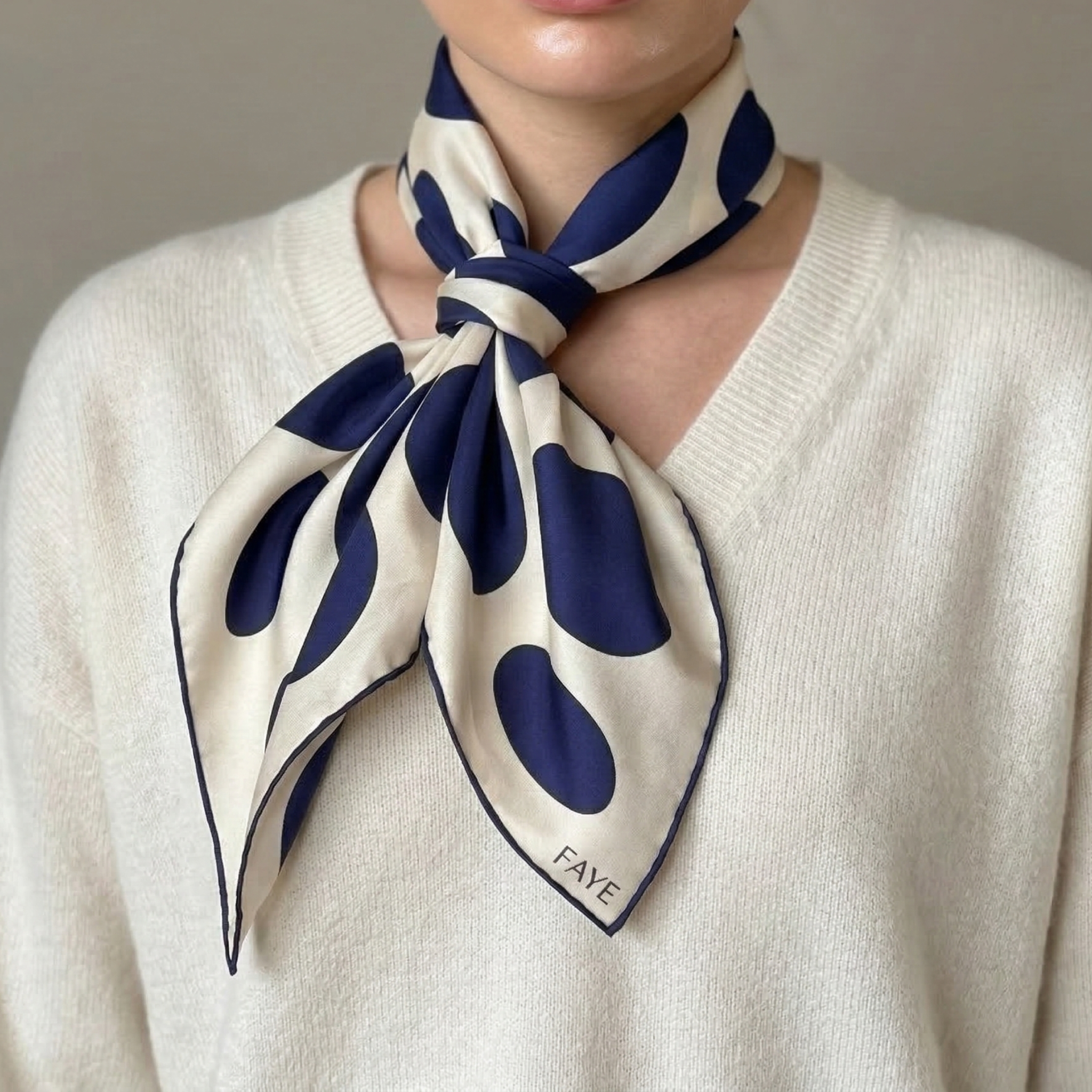 PEBBLE SEIDENTUCH - 70 - NAVY