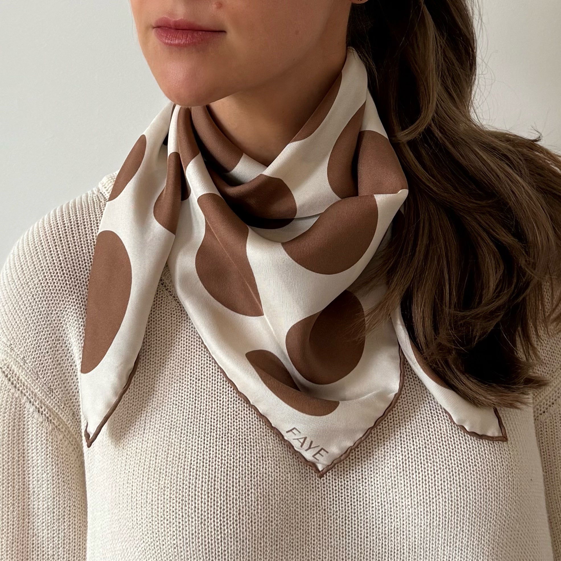 PEBBLE SILK SCARF - MOCHA MOUSSE - 70 × 70 CM