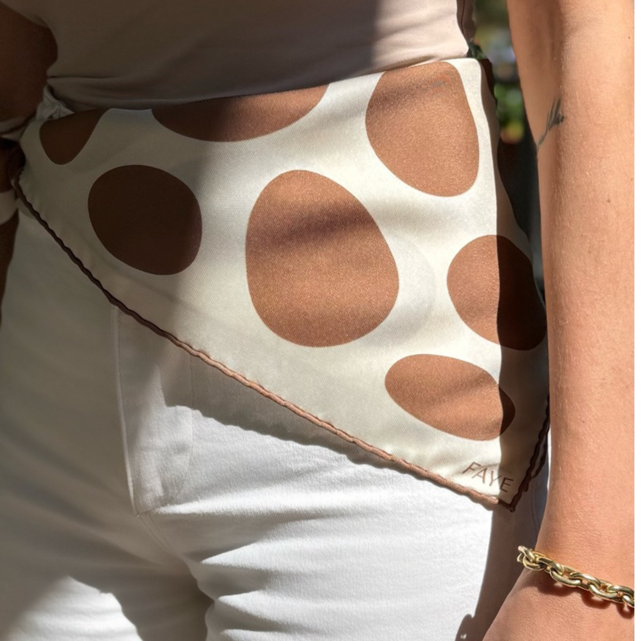PEBBLE SILK SCARF - MOCHA MOUSSE - 70 × 70 CM