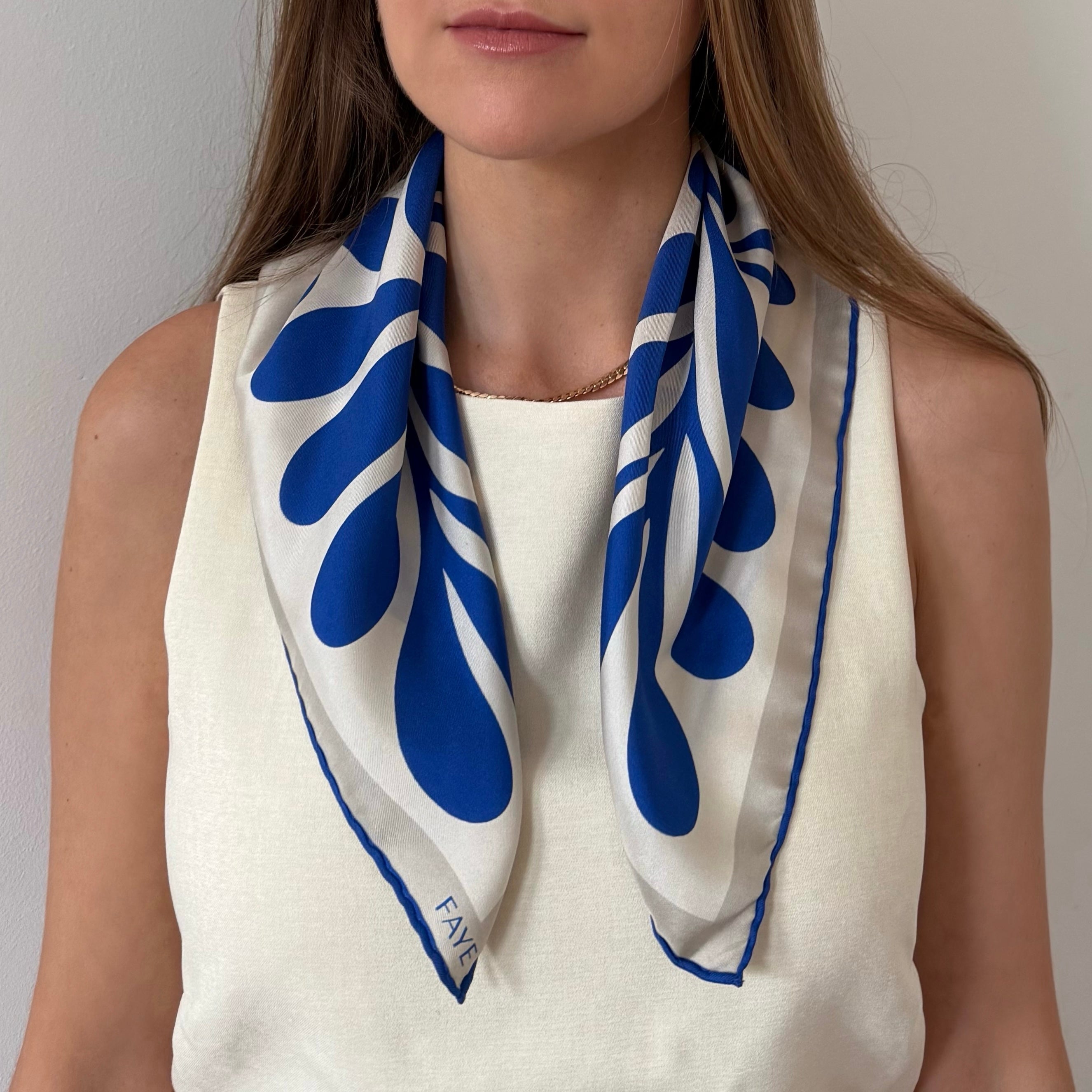 LEAF SILK SCARF - ROYAL BLUE - 50 × 50 CM