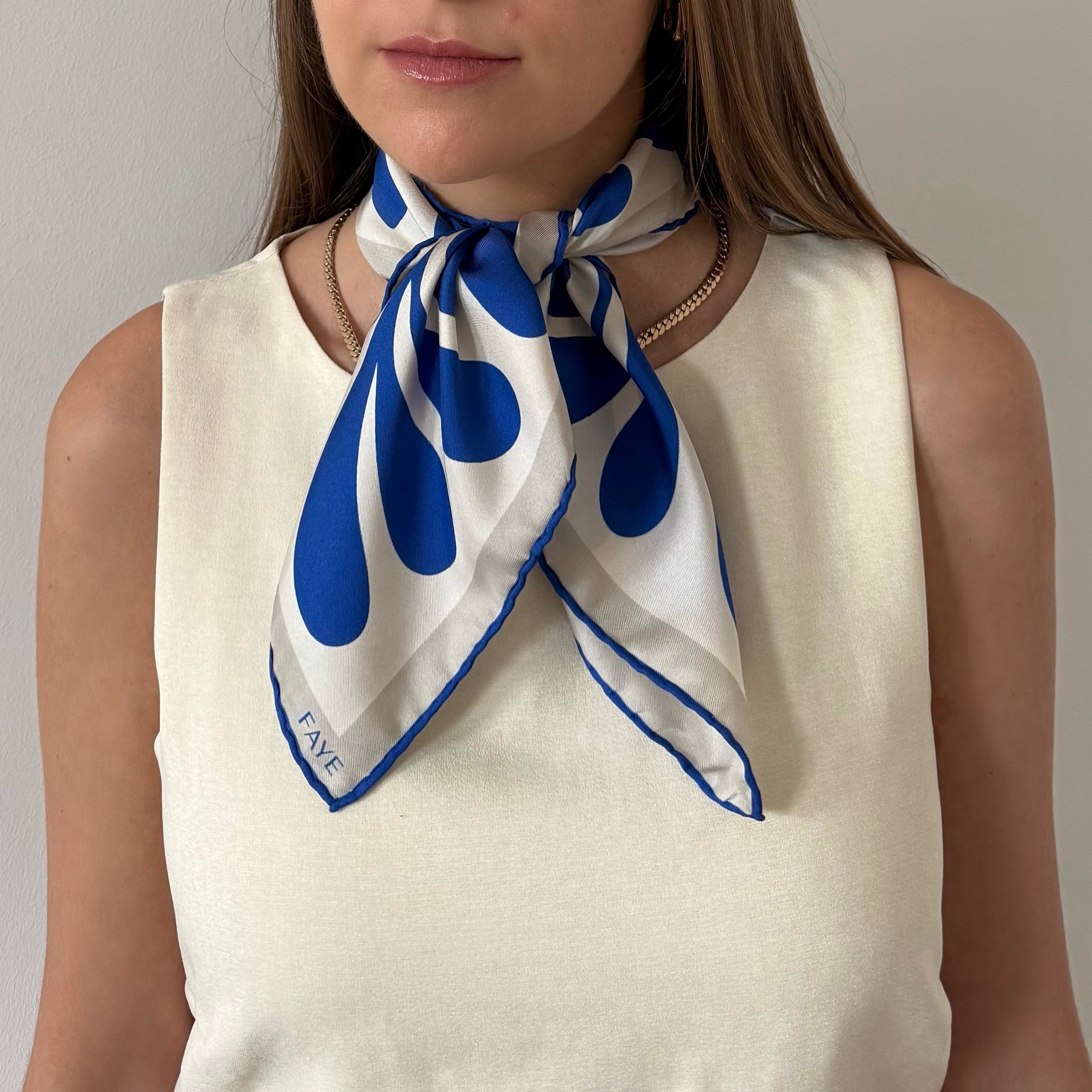 LEAF SILK SCARF - ROYAL BLUE - 50 × 50 CM