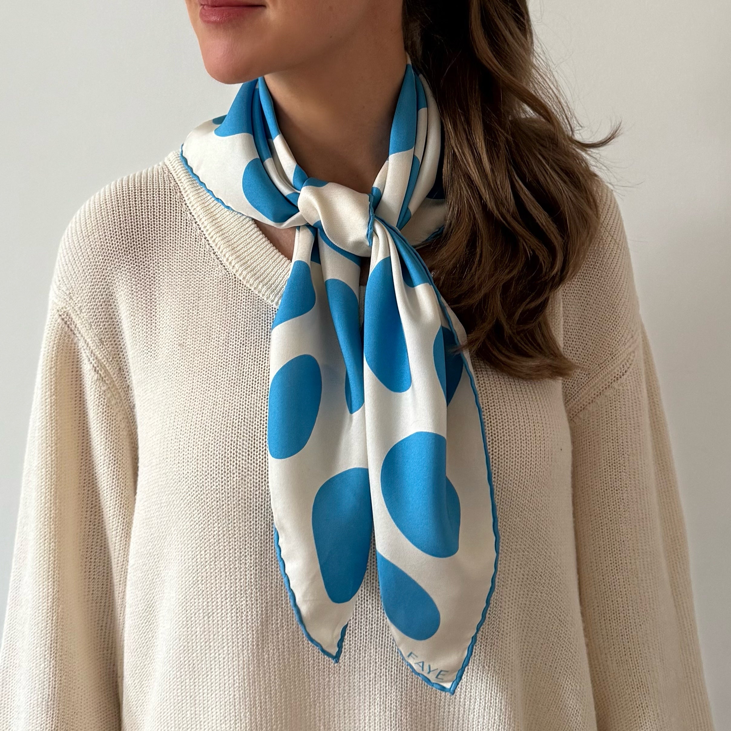 PEBBLE SILK SCARF - SKY BLUE - 70 × 70 CM